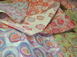 矢島美穂子のGALERIE5ルリユールの材料を使って＜紙の本＞のために『栞』をつくるの材料・モダンなモチーフのマーブル紙