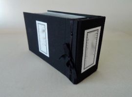 矢島美穂子のGALERIE3「思い出を整える」人生のストーリーを一冊のほんに仕立てるように、写真をアルバムに整える８